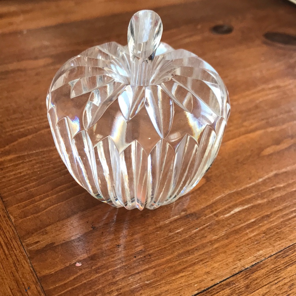 Small Waterford apple